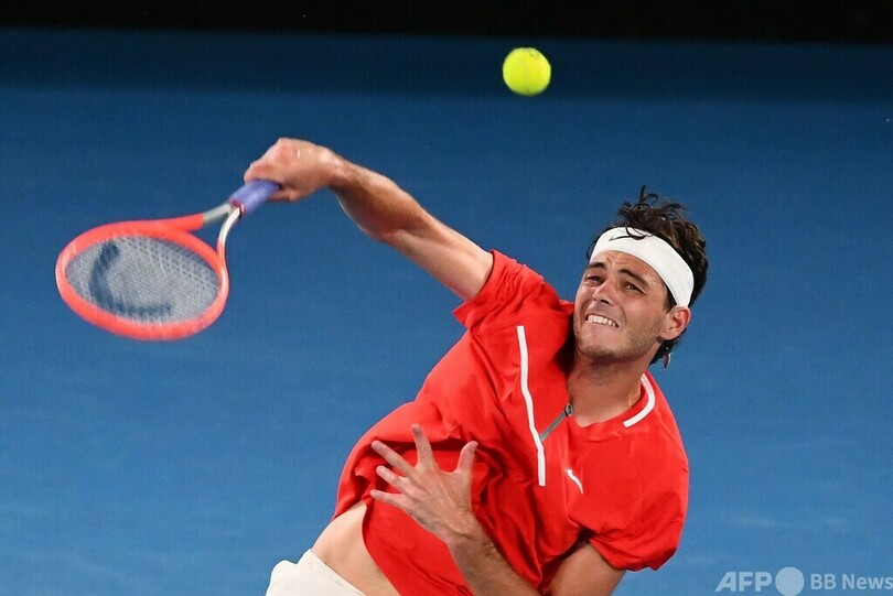 チチパスが全豪OP8強、長年のライバルとの死闘制す