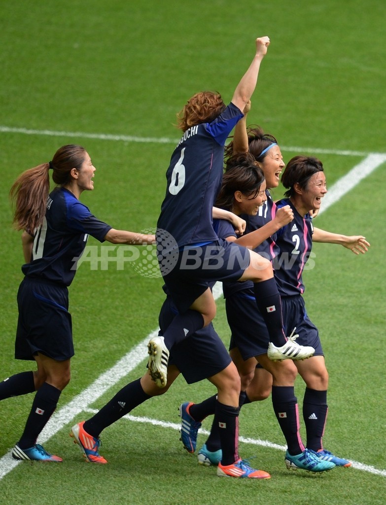 なでしこジャパンがフランス下し決勝進出、女子サッカー