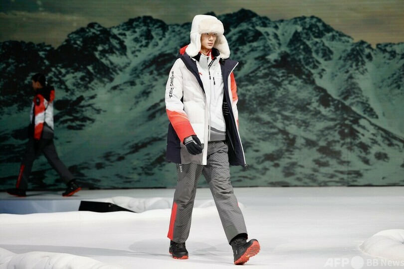 北京冬季五輪・パラのユニホーム公開 スタッフやボランティア