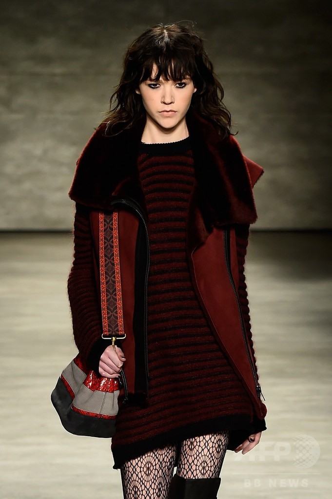 パティ・スミスの回顧録『ジャスト・キッズ』に影響、「レベッカ ミンコフ」15/16年秋冬