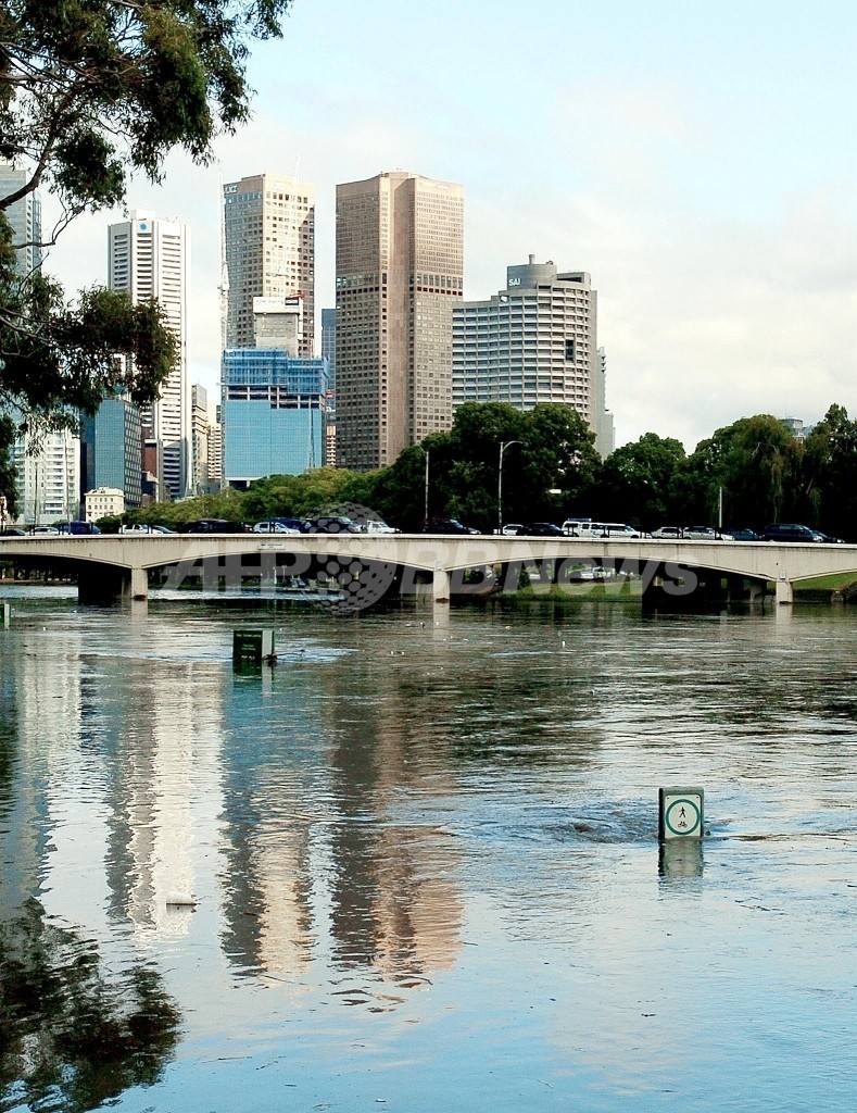 橋から娘を投げ落として殺害、親権係争中の男を逮捕