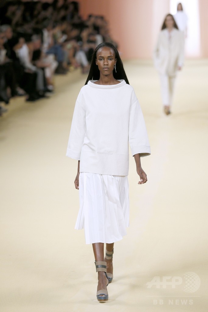 有終の美を飾る穏やかで上質なコレクション、「エルメス」15年春夏