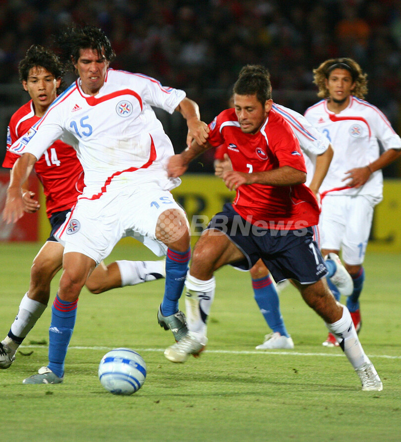 パラグアイ アウェーでチリに快勝し首位に浮上