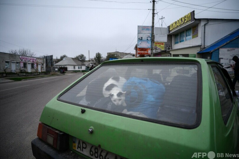 台所にミサイル直撃、奇跡的に助かった母娘 ウクライナ南部