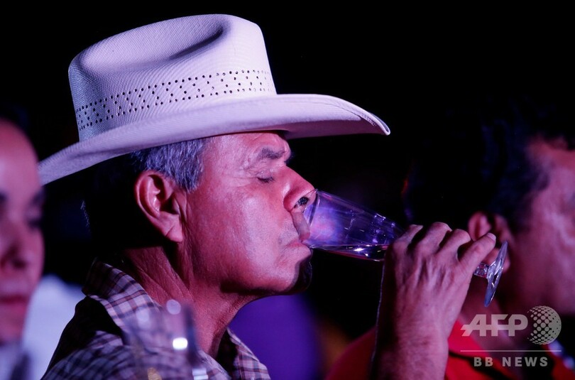 約1500人で一斉にテキーラ！ ギネス認定、メキシコ