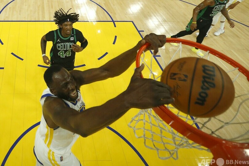 ウォリアーズ、ファイナル制覇に王手 カリー不発もウィギンス躍動