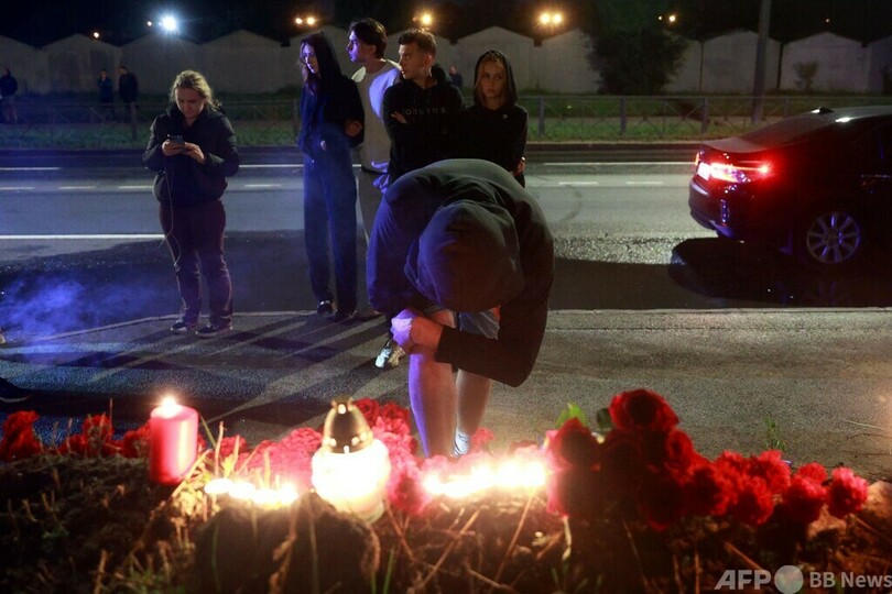 「ワグネル・センター」前に献花 プリゴジン氏追悼