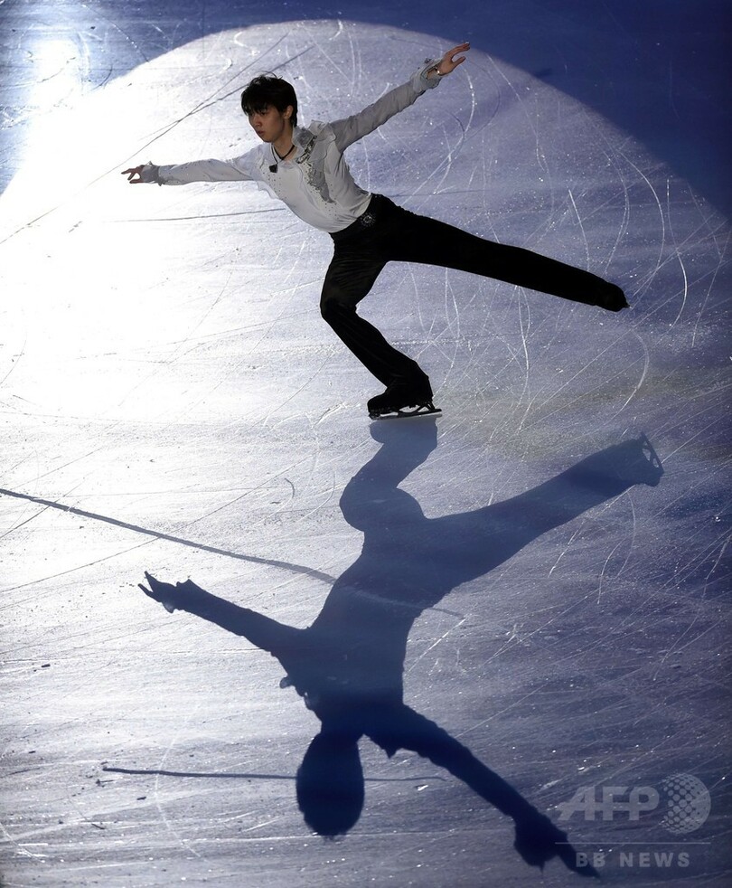羽生がエキシビションに登場、NHK杯