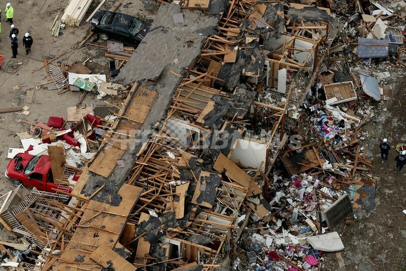 テキサス工場爆発、12人の遺体発見 60人行方不明