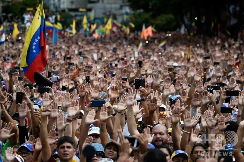 ベネズエラの「生き残り」 暫定大統領宣言のグアイド氏とは？