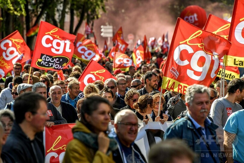 フランスで改正労働法に反対する初の大規模抗議行動、労組発表で40万人