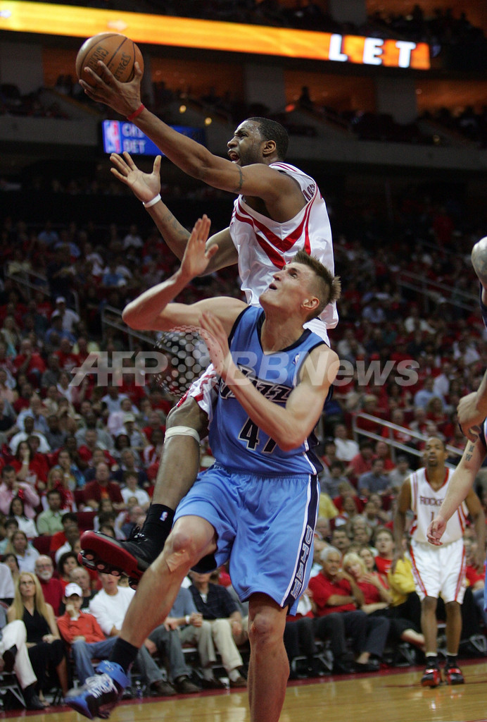 ＜06-07NBA プレーオフ＞ジャズ ロケッツを降してカンファレンス準決勝進出を決める - 米国