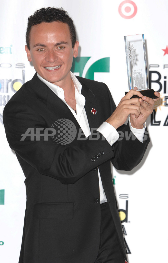 ＜2007ビルボード・ラテンミュージック・アワード＞Mariano Barbaが最優秀ホット・ラテンソング賞など4冠達成 - 米国