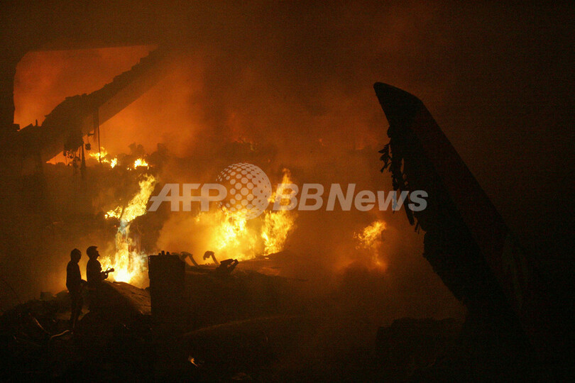 サンパウロのTAM旅客機炎上事故、死者200人か