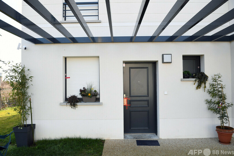 スーツケースに10歳少年の遺体、母親を拘束 フランス