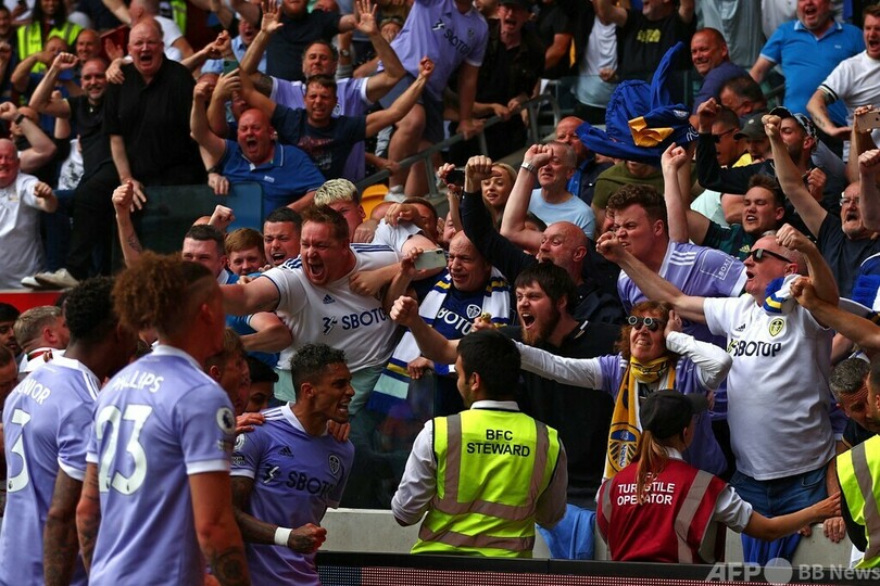 リーズが最終節で逆転の残留決定、バーンリーが2部降格