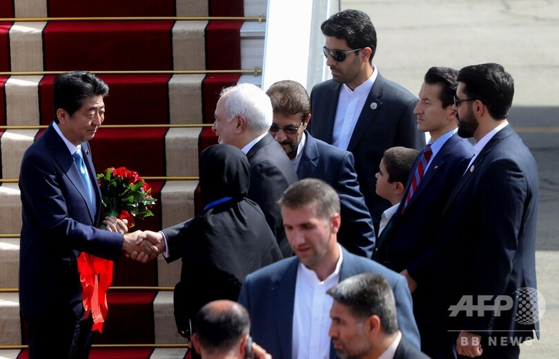 安倍首相がイラン到着、国営テレビ報道