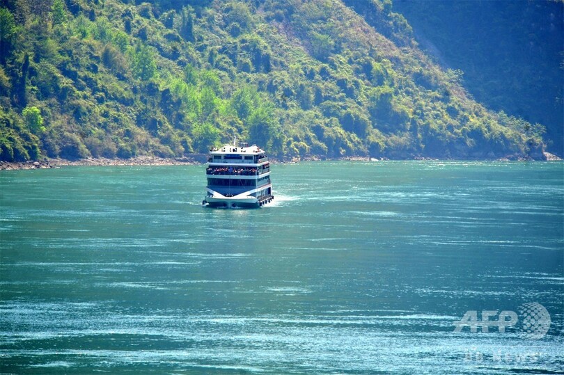 春の山水をめでる船旅 湖北・西陵峡