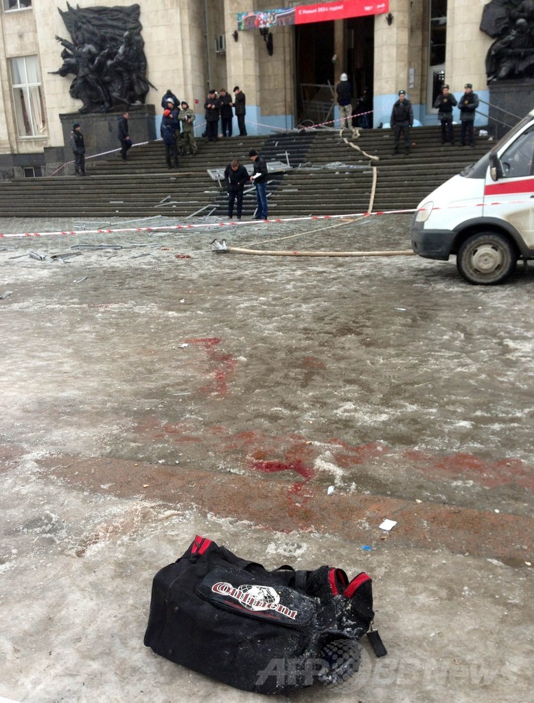 ロシア南部の駅で爆発、死傷者多数 「女自爆犯の犯行」
