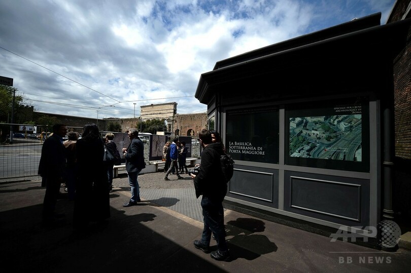 伊ローマ地下聖堂の化粧しっくい、修復作業が進行中