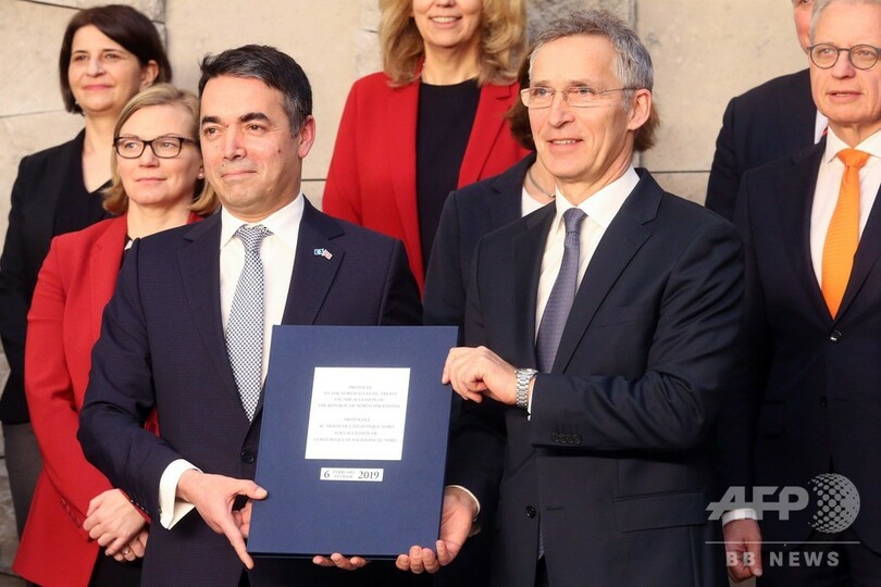 マケドニア、NATOへの加盟議定書に署名