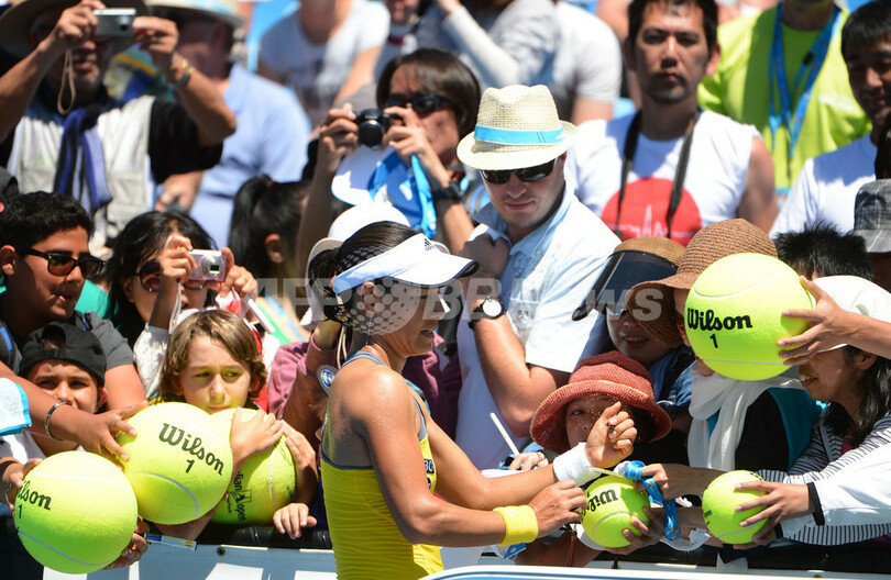 クルム伊達が女子最年長勝利を飾る、全豪オープン