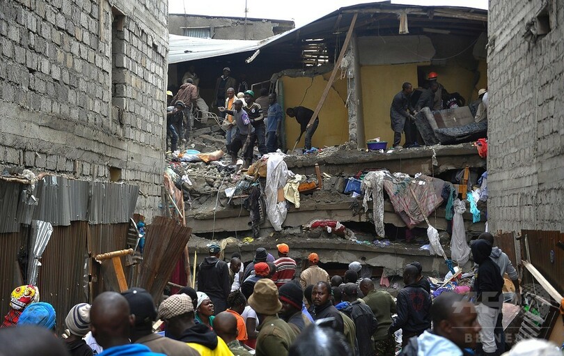 ケニア首都、ビル崩壊と豪雨の死者19人に