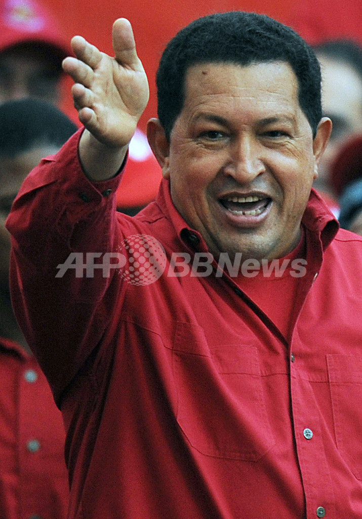 チャベス大統領、就任10年演説で改憲訴える