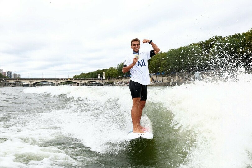 サーフィン王者がセーヌ川で波乗り「特別な経験」 パリ五輪