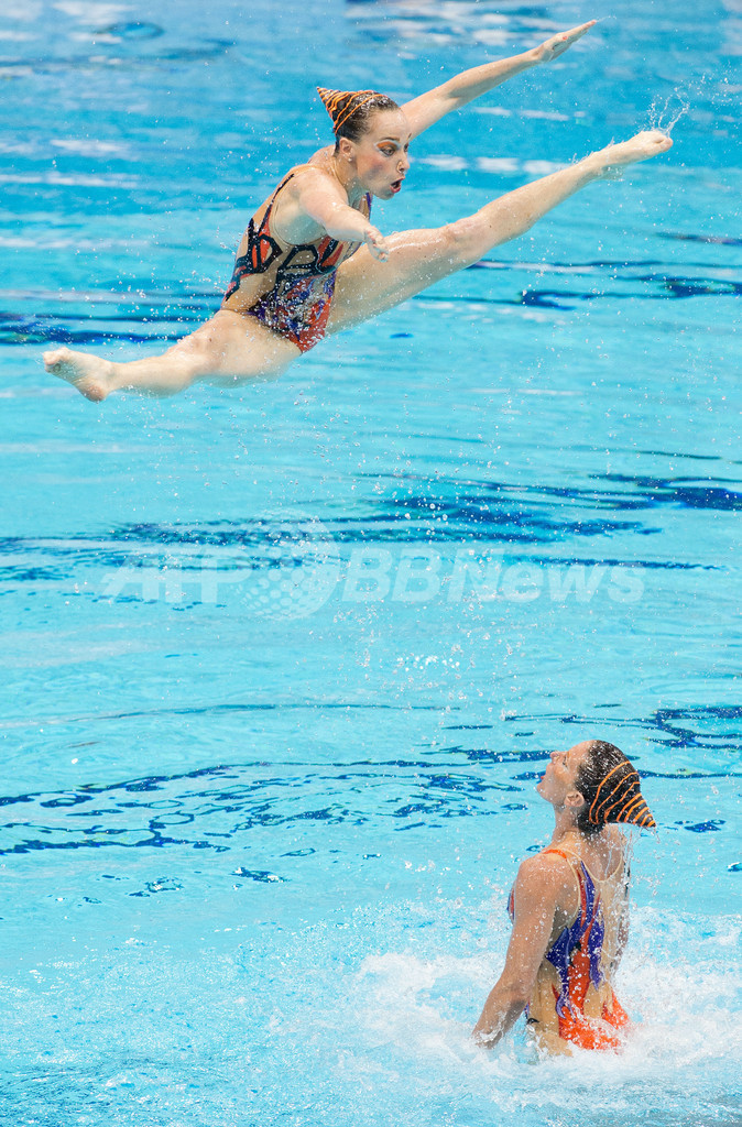 【写真特集】カメラがとらえたシンクロの華麗な演技、五輪最終予選