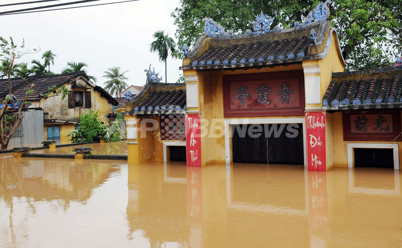 台風16号、ベトナムとカンボジアで死者49人 勢力弱めラオスへ