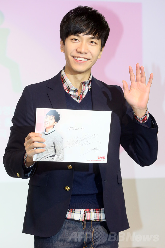 歌手のイ・スンギ、ホワイトデーにサイン会を開催