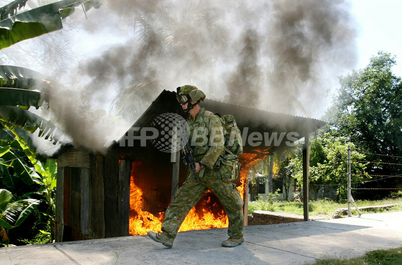 散発的な衝突続く首都ディリ - 東ティモール