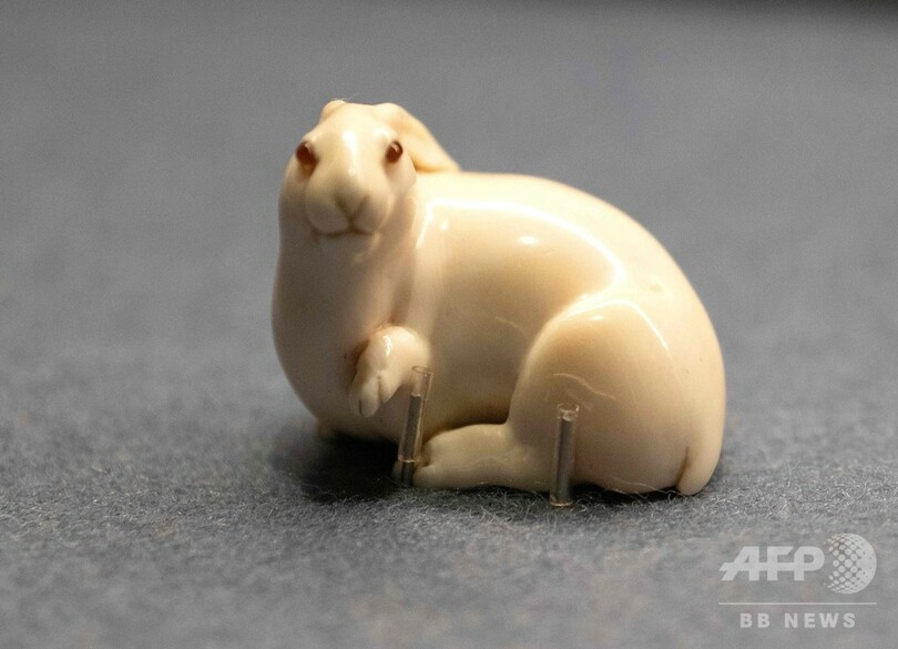 ナチスに迫害されたユダヤ系富豪一族、日本の「根付」が取り持つ絆