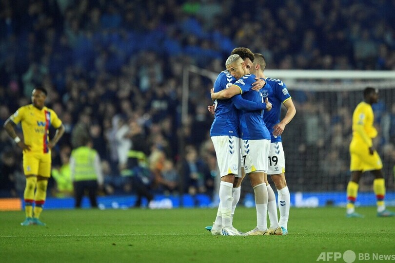 エバートン、劇的逆転で残留決定 残る1枠を2チームが争う