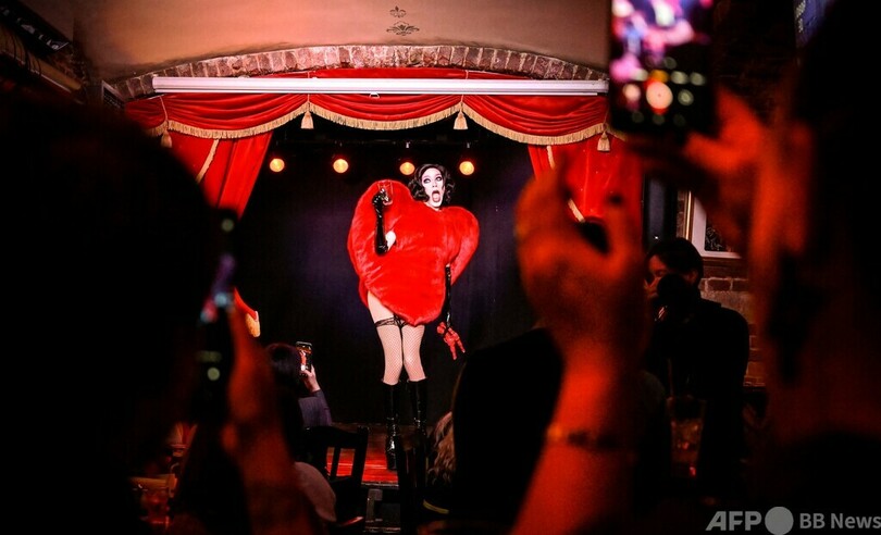 迫る反LGBT法に「最悪を覚悟」 今を生きるロシアのドラァグクイーン