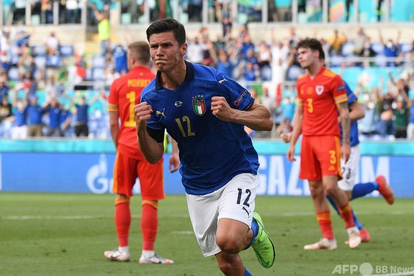 イタリア3連勝で首位通過 ペッシーナが決勝点 欧州選手権 写真15枚 国際ニュース Afpbb News イタリア3連勝で首位通過 ペッシーナが決勝点 欧州選手権 写真15枚 国際ニュース Afpbb News