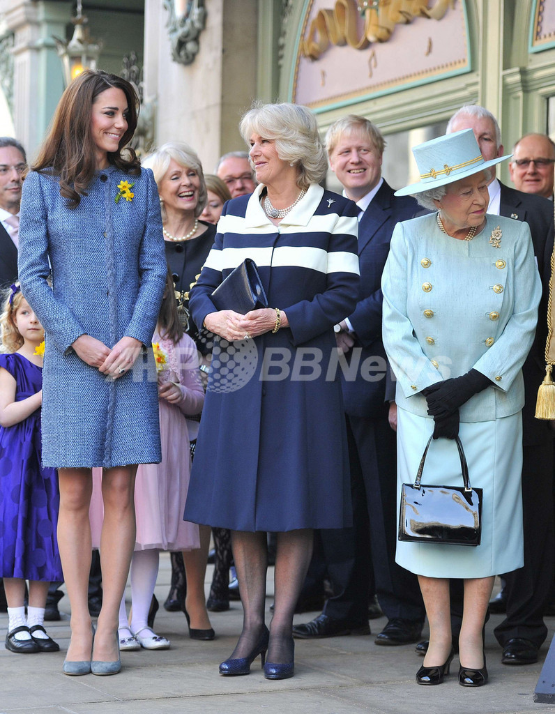 英女王・カミラ夫人・キャサリン妃、公務で3世代初そろい踏み