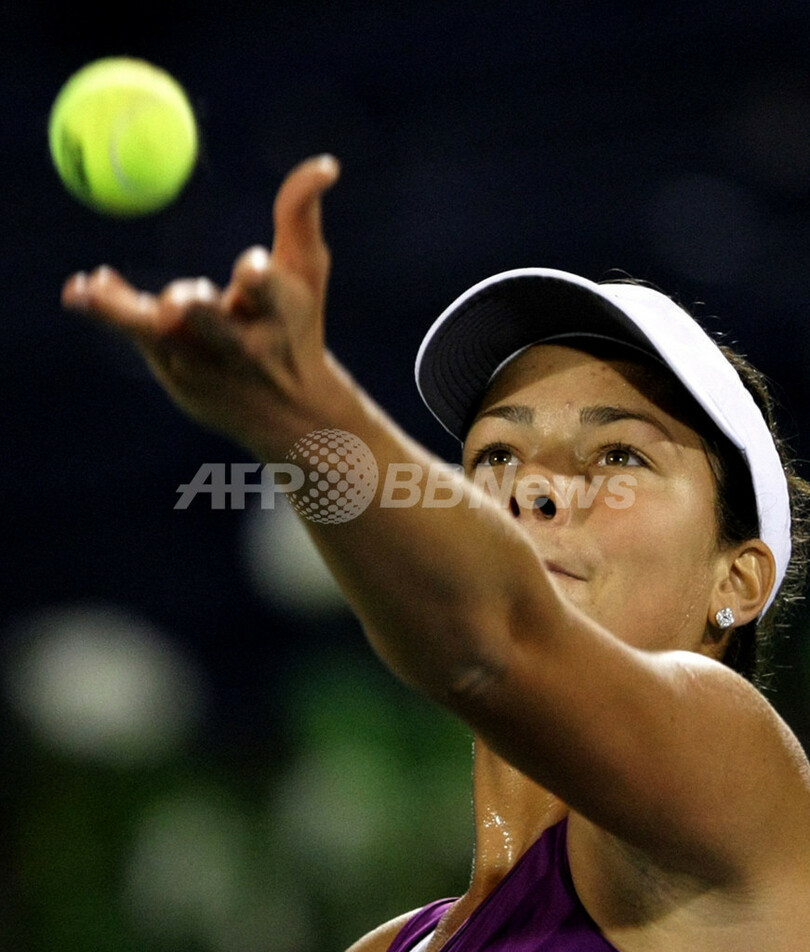 イワノビッチ クレイバノワを下し3回戦へ、ドバイ選手権