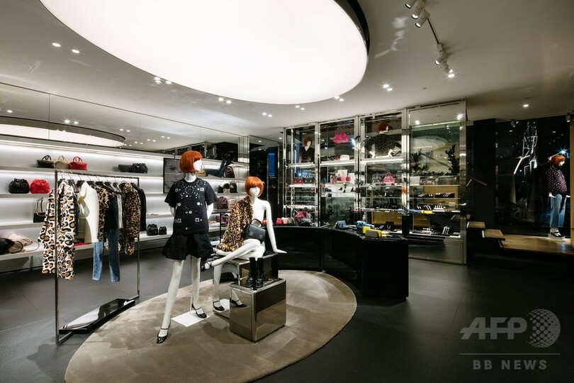 「マーク ジェイコブス」青山旗艦店、リニューアルオープン