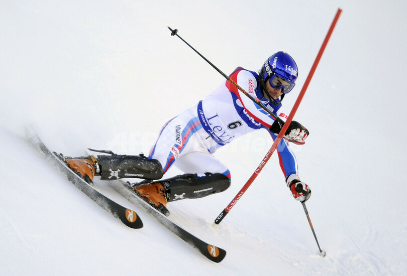グランジェ 男子回転開幕戦を制す