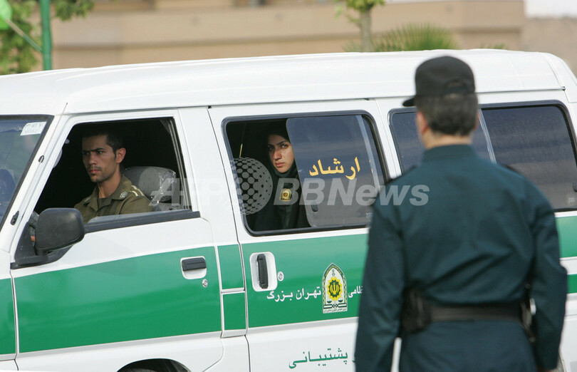 テヘラン市内で厳重な服装取り締まり運動スタート