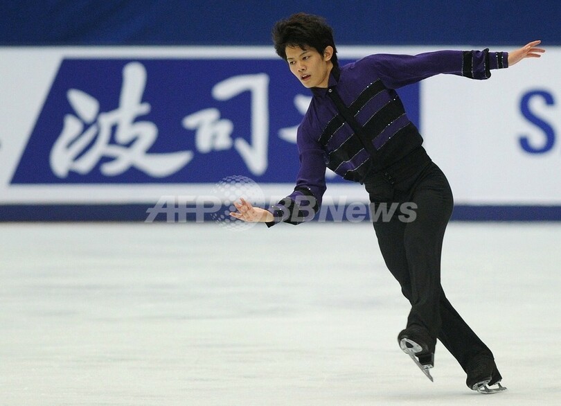 男子シングル、小塚が優勝 フィギュア中国杯