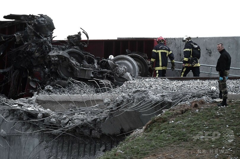 試験走行中の仏TGV脱線事故、複数の子どもが乗車