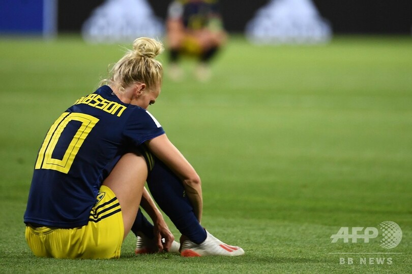 オランダが初の女子W杯決勝進出、元柔道家のMFが決勝ゴール