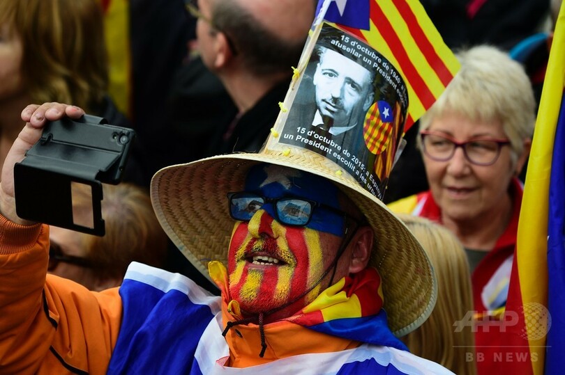 カタルーニャ、スペインからの独立支持するデモに8万人