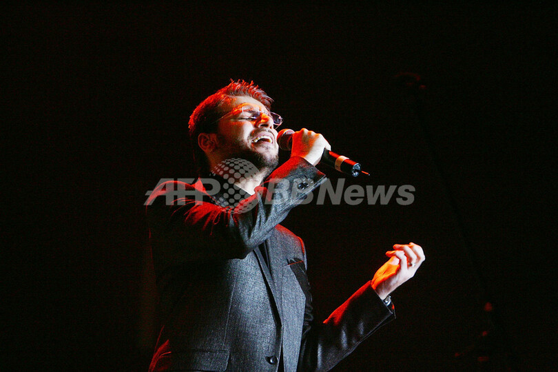 サミ・ユスフ、ダルフール救援コンサート「ムスリム・ライブエイト」に登場