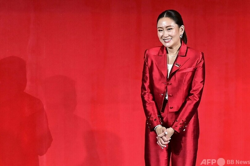 タクシン氏次女、タイ最大与党の党首に選出