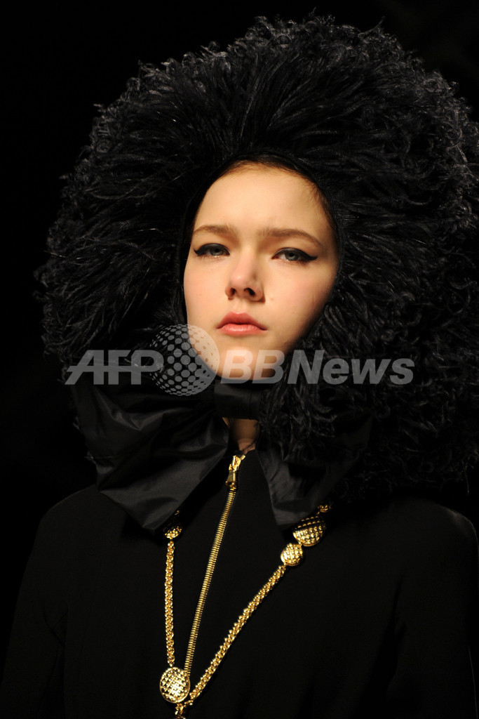 ＜12/13年秋冬ミラノコレクション＞モスキーノ