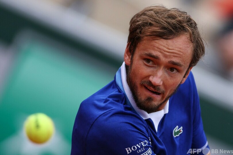 メドベージェフが快勝で4回戦進出 全仏OP